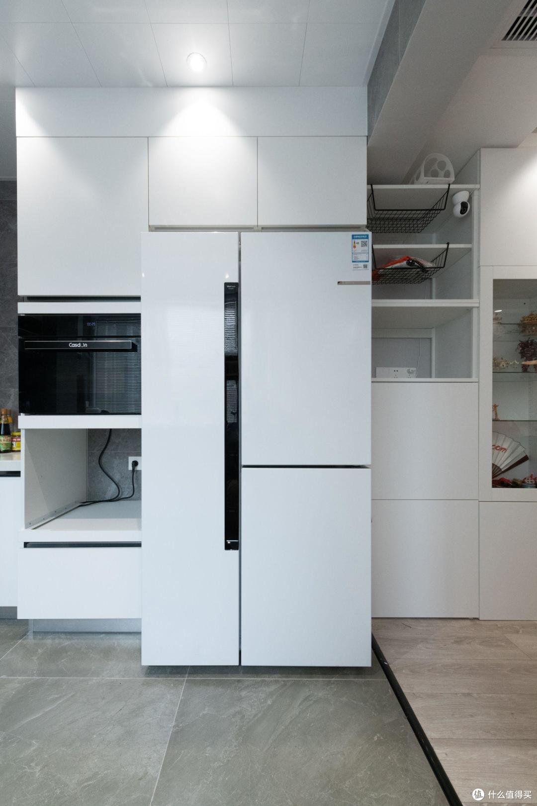 抗菌健康,超长保鲜,现代厨房好冰箱标杆——博世零度 维他保鲜对开门