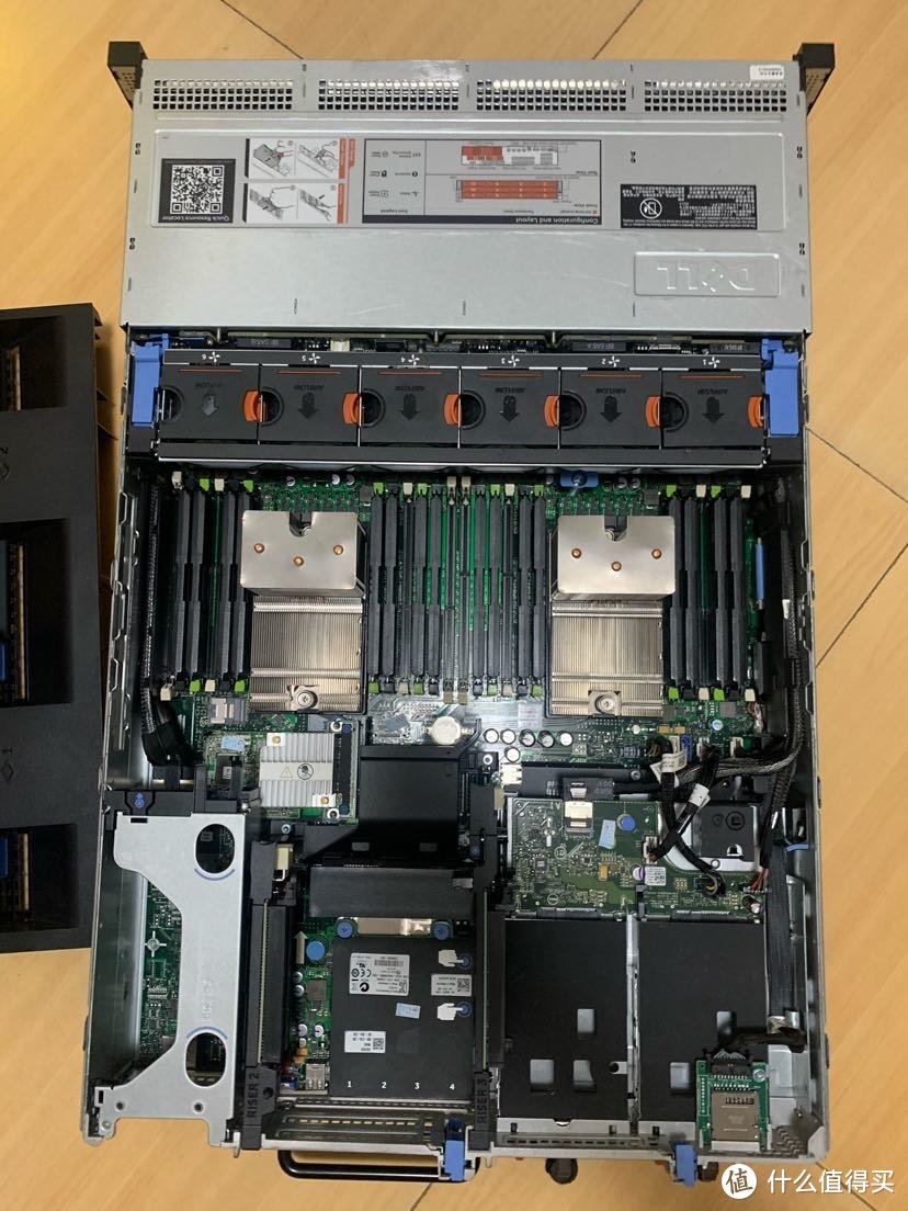 Dell PowerEDGE R720xd 内部