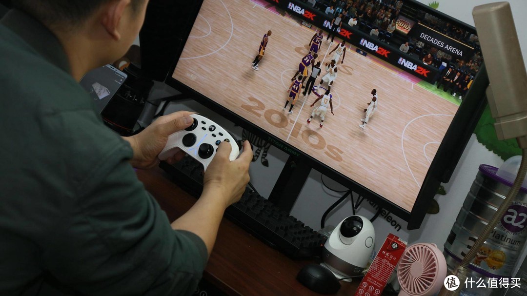 为了体验一款手柄，我玩了一个月的NBA2K20