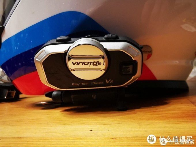 维迈通V9S 摩托车无线蓝牙耳机（新增对讲机功能）以及其他蓝牙耳机对比