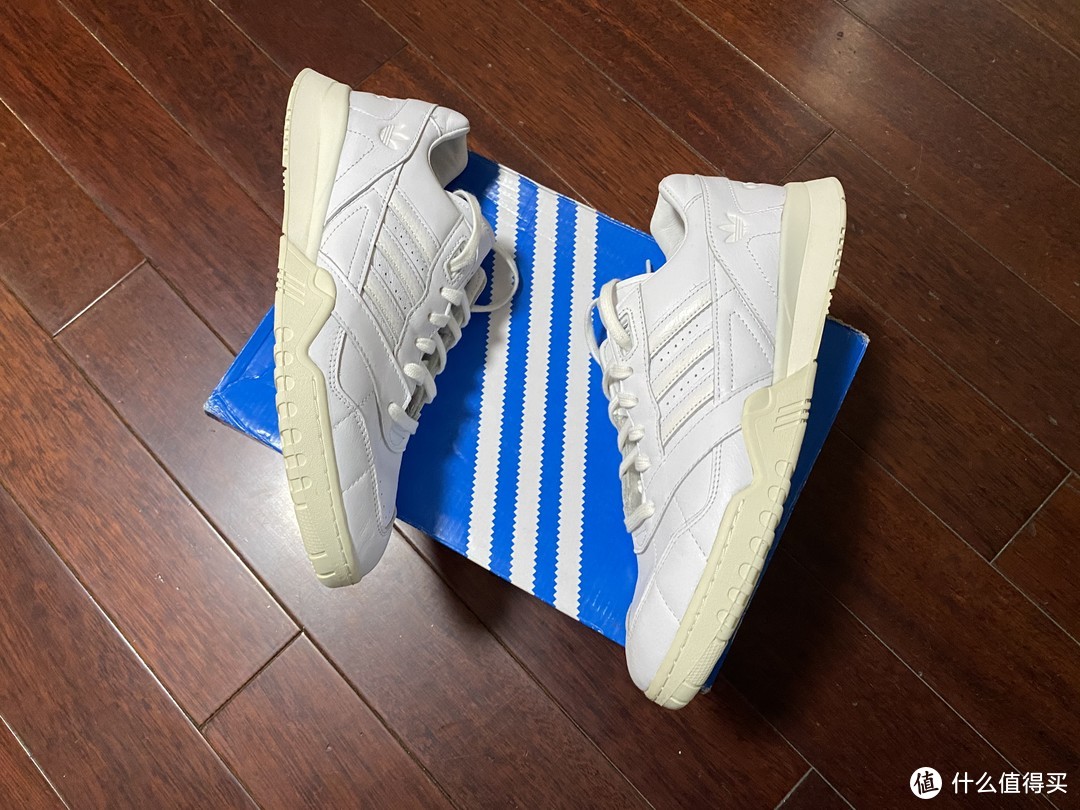 adidas三叶草A.R.TRAINER经典运动鞋