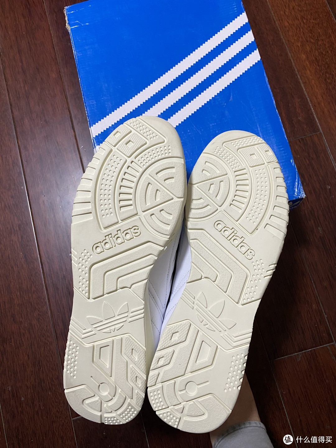 adidas三叶草A.R.TRAINER经典运动鞋