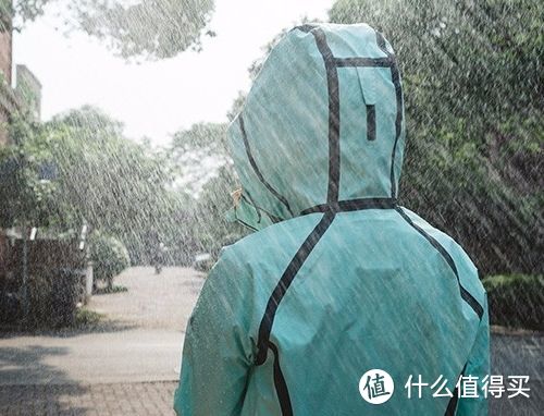迪卡侬¥299冲锋衣一年体验，防风防水透气保暖！
