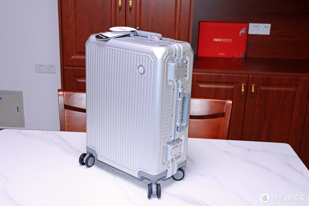 颜值高，细节拉满，功能实用的旅行箱——爱可乐 SHOGUN PLUS将军 20英寸 旅行箱