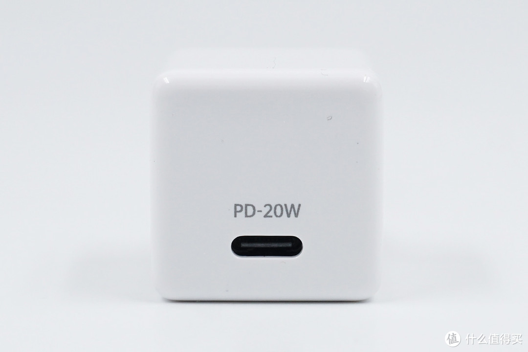 苹果5W体积，20W性能，打磨数月上市：Benks 20W PD充电器评测