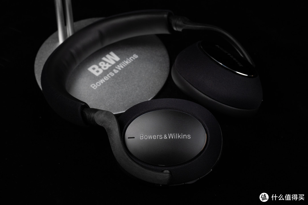 音质出众的宝华韦健 Bowers & Wilkins PX7碳黑限定版无线降噪耳机开箱体验