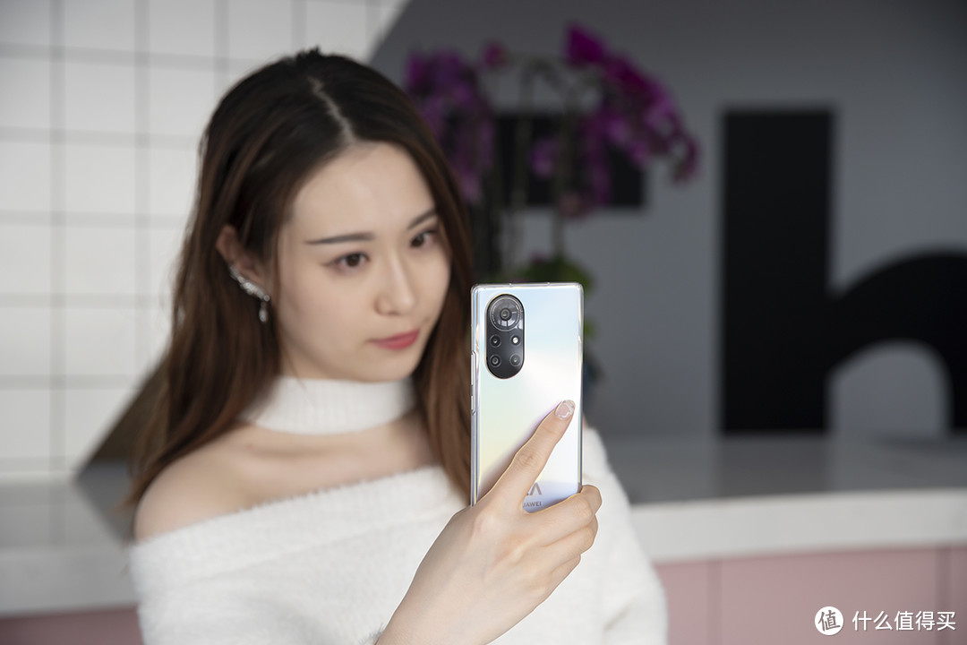 华为nova8 Pro首发上手测评，内外兼修的专业Vlog手机
