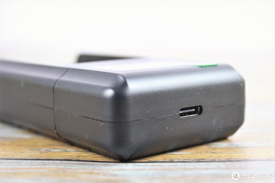 摄影电源焦虑症终结者——爱克斯达VN2电池充电器
