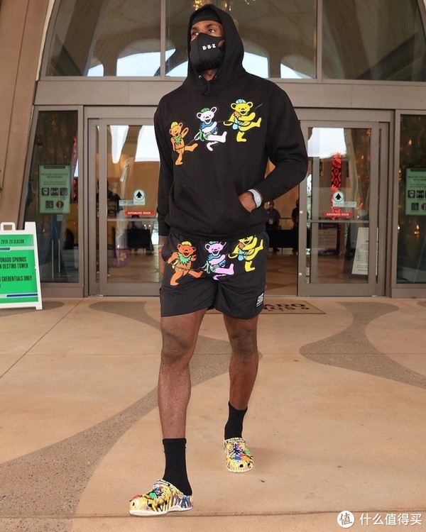 LeBron James was rocking Chinatown Market x Grateful Dead kit