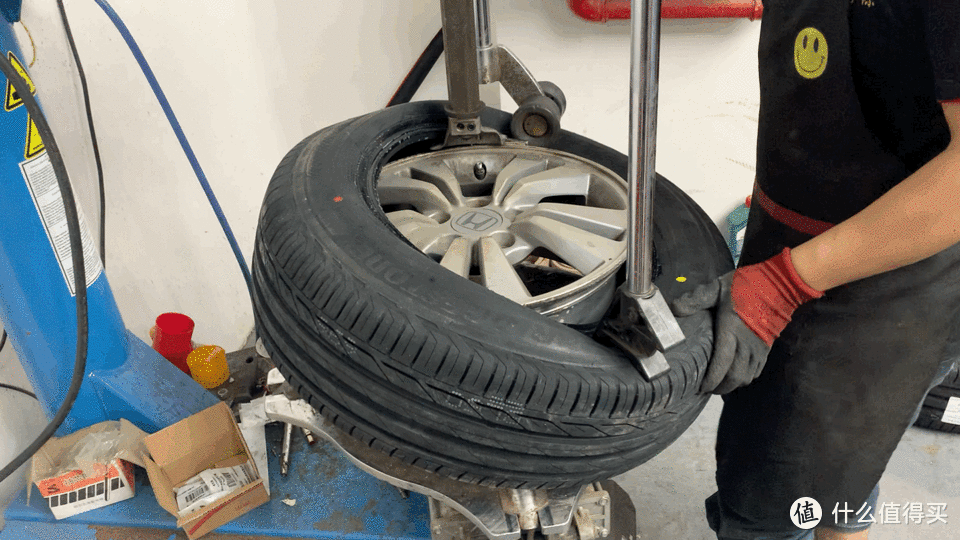 临近年关，你的轿车该换轮胎了吗？
