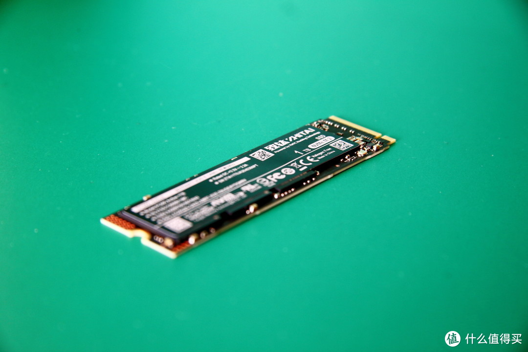 玩转《赛博朋克2077》装机如何选SSD --致钛PC005  1T固态硬盘 