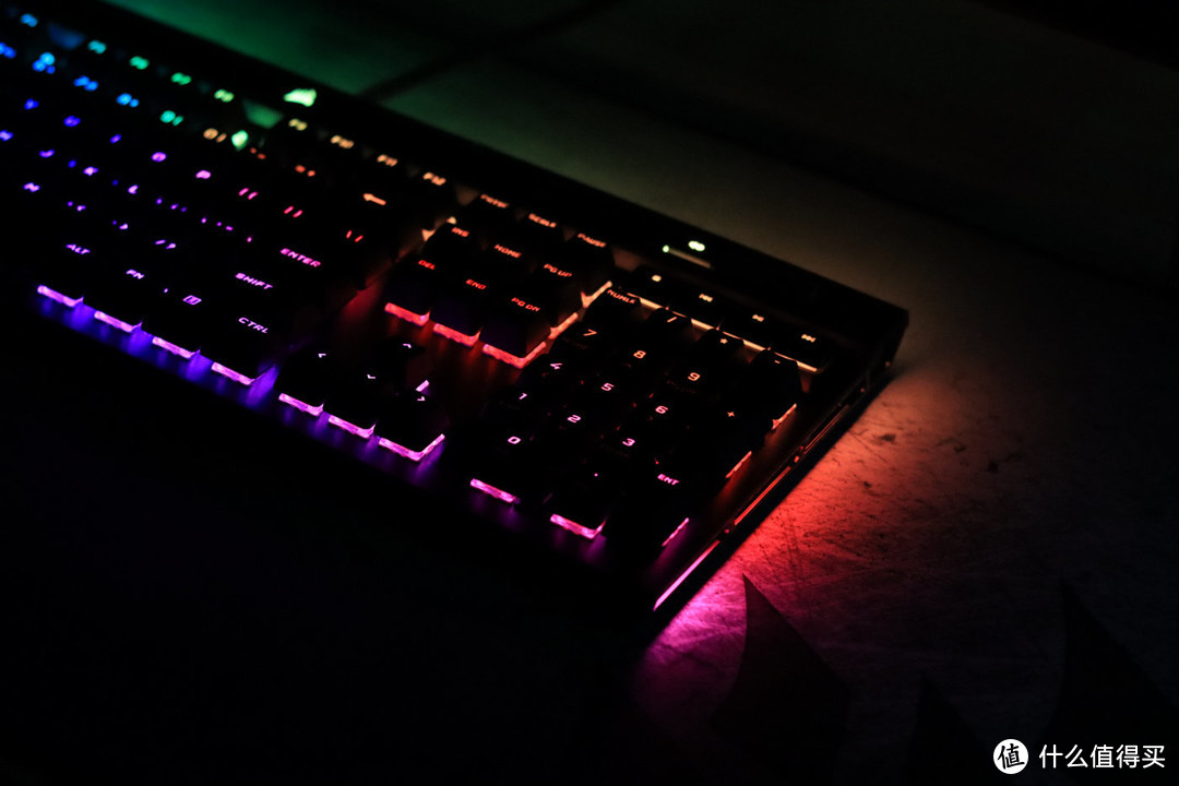 极速响应 环绕绚丽 - 海盗船K100RGB OPX光轴机械键盘 开箱评测