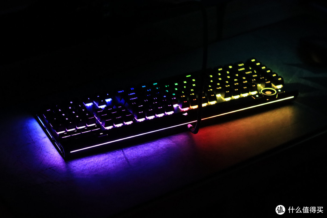 极速响应 环绕绚丽 - 海盗船K100RGB OPX光轴机械键盘 开箱评测