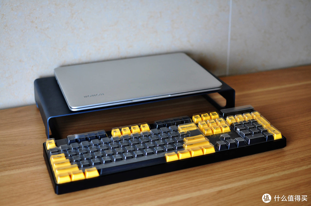 朋友说这款是入门级机械键盘的首选？尝鲜开箱高斯GS104D双模