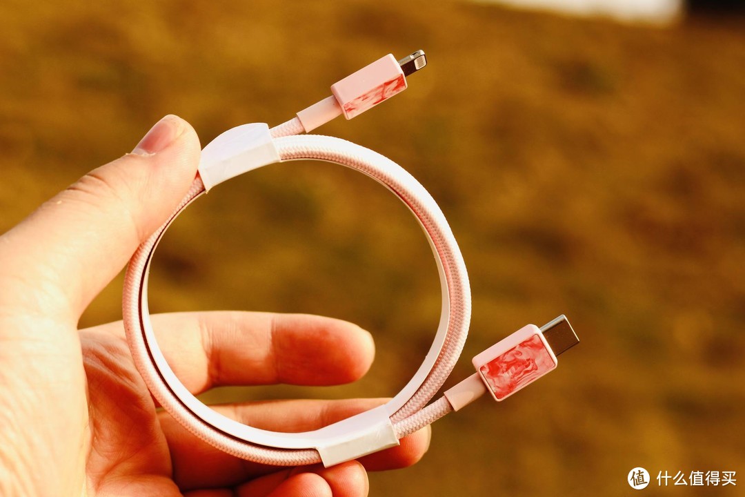 iFory三款颜值超赞的苹果充电线，原来数据线也能这么有工艺美