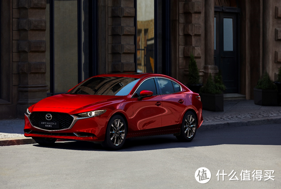 次世代MAZDA3昂克赛拉稳稳一撞 网友：真的小“钢”炮！