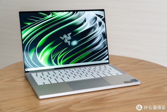 轻巧设计 办公利器 雷蛇razer Book 13笔记本测评 笔记本电脑 什么值得买
