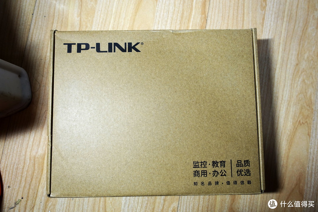 千元左右搞定万兆组网，TP-LINK ST1008F开箱记