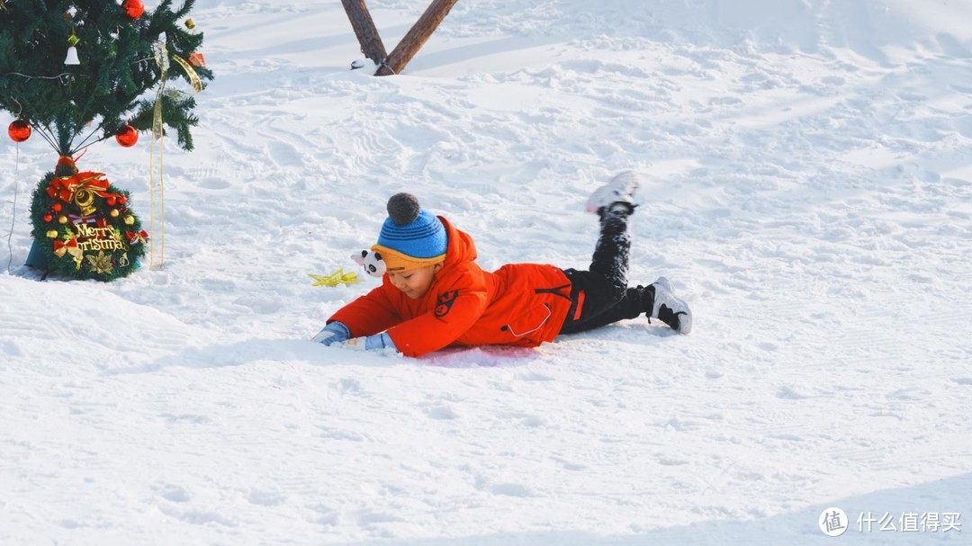 不止玩雪，投资100亿的京津冀打卡新地标，与企鹅共舞的极光冰雪世界