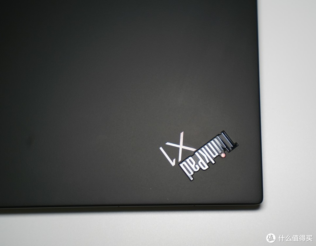 新鲜热辣的ThinkPad x1 nano开箱，对比M1 MacBook Pro使用感受