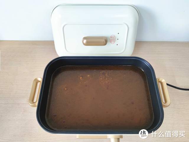 臻米多功能料理锅：4L大容量，少油不粘锅，让美食“一锅搞定”