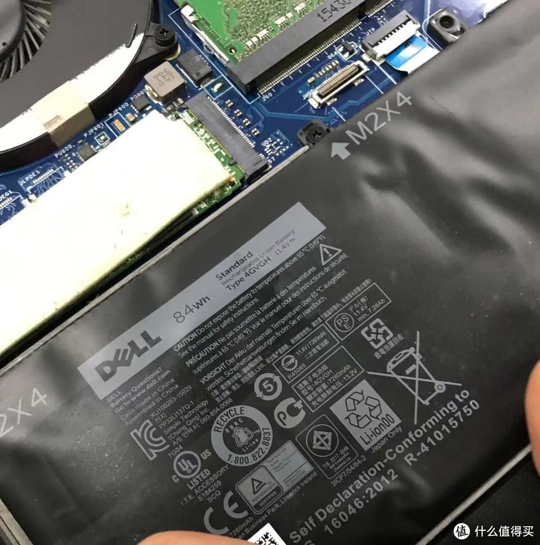Dell XPS15-9550拆机更换电池和升级