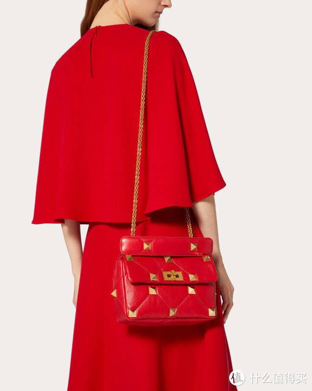  2021大“红”大“紫”，Valentino推出中国新年限定包袋，经典元素再诠释