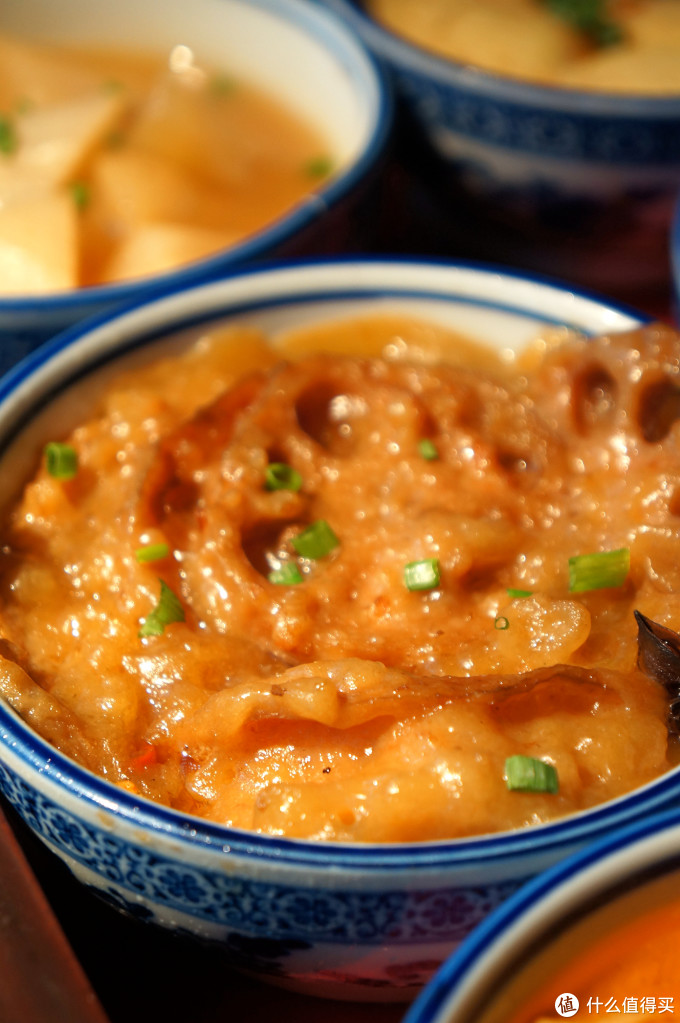 菜式组合,一共八款,分别是蒸牛肉丸子,蒸腊肠水蛋,黄焖鱼块,蒸莲夹,蒸