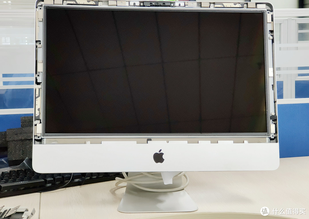 给iMac 21.5英寸2011款进行升级改造，内存加到32GB DDR3，换200GB SSD