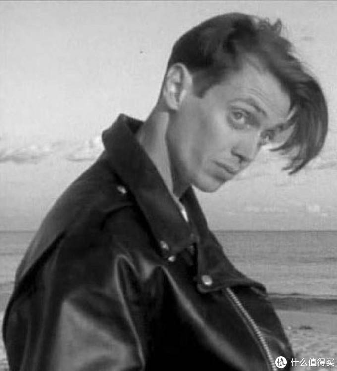 告诉各位海贼粉,香吉士的原型是《落水狗》中的史蒂夫·布西密