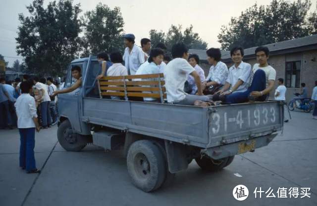 满满的回忆！摄影师镜头下35年前的北京，你还认识这些地方吗？