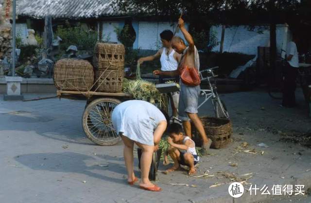 满满的回忆！摄影师镜头下35年前的北京，你还认识这些地方吗？