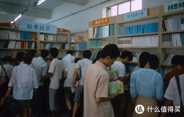 满满的回忆！摄影师镜头下35年前的北京，你还认识这些地方吗？