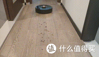 扫地机器人V980 Plus实用测评：懒人必备清洁神器——能拖会扫，还免手动清理垃圾