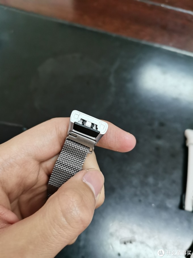 值得买内首篇关于荣耀手环6表带更换文章