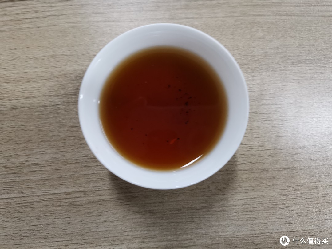 茶汤表面油亮，这就是圈里人所言的胶质丰富？