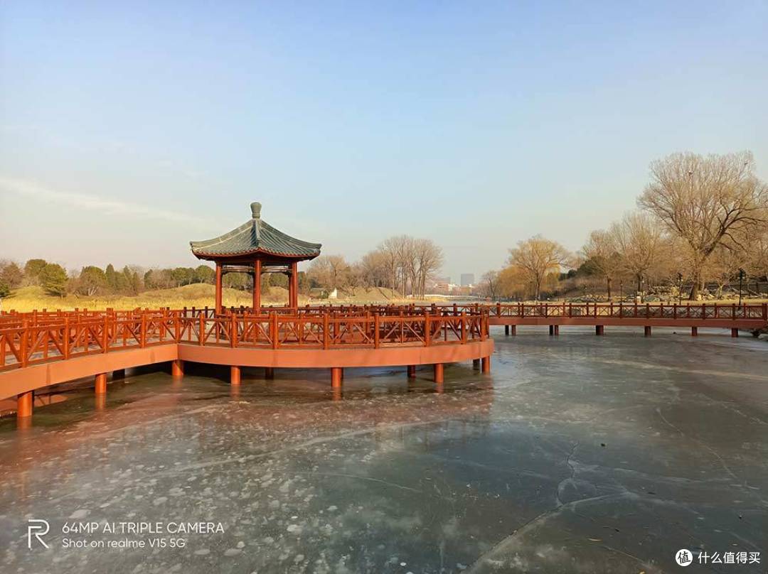 国潮设计加持千元实力玩家realme真我v15深度体验