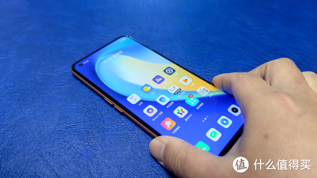 realme V15上手：“国潮”与科技的结合体，还有可能成为锦鲤！