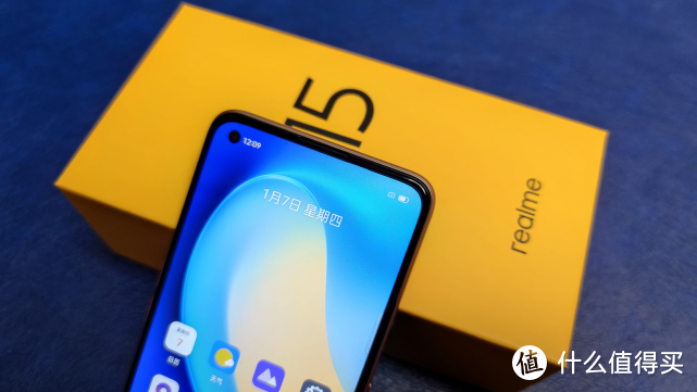 realme V15上手：“国潮”与科技的结合体，还有可能成为锦鲤！