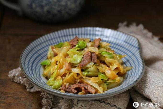 甘蓝炒肉丝怎么做好吃 甘蓝炒肉丝简单做法_什么值得买