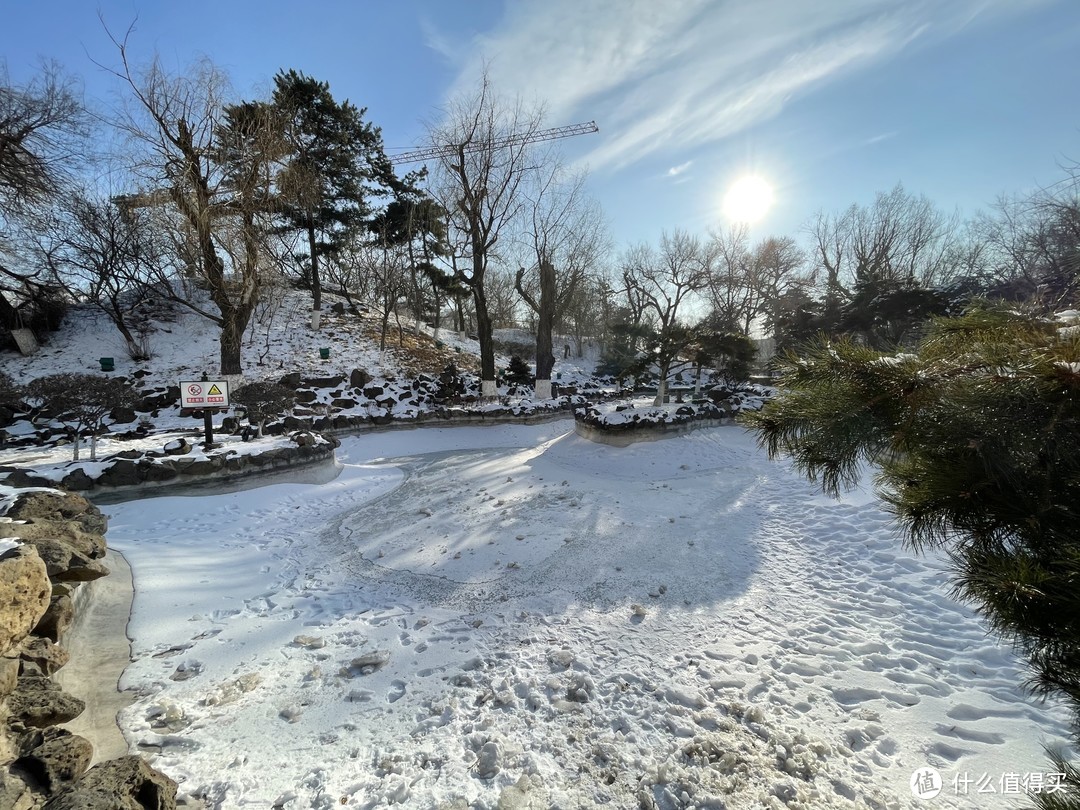 博物院内的雪景，此时的长春到处也有残雪