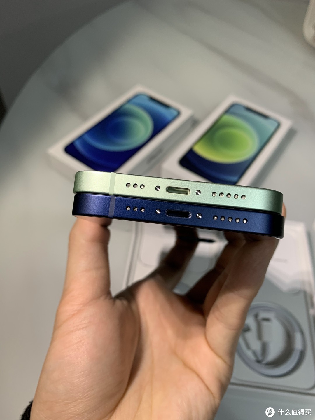 给老爸老妈换个iphone吧iphone12开箱简评还把屏幕划伤了