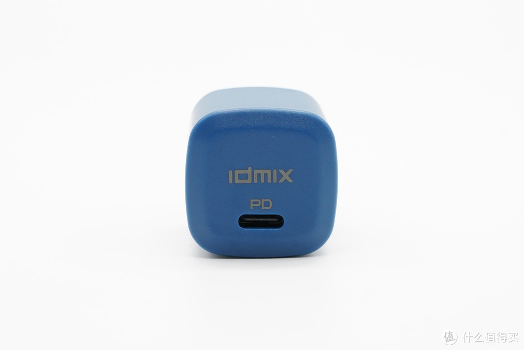 拆解报告：IDMIX大麦20W USB PD快充充电器P20