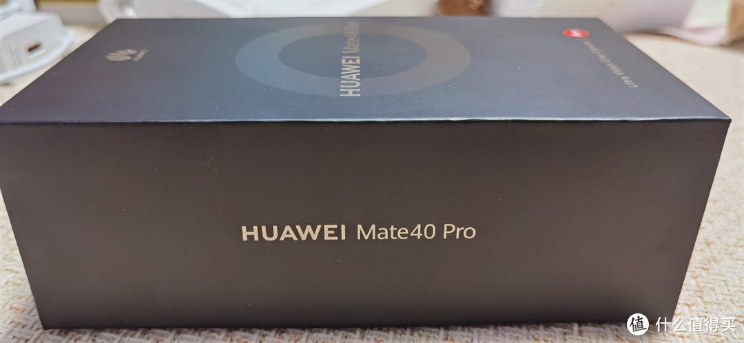 华为Mate40 pro 绿边实拍+开箱+送老婆必买配件评测：这两个299的官方配件相互冲突？！