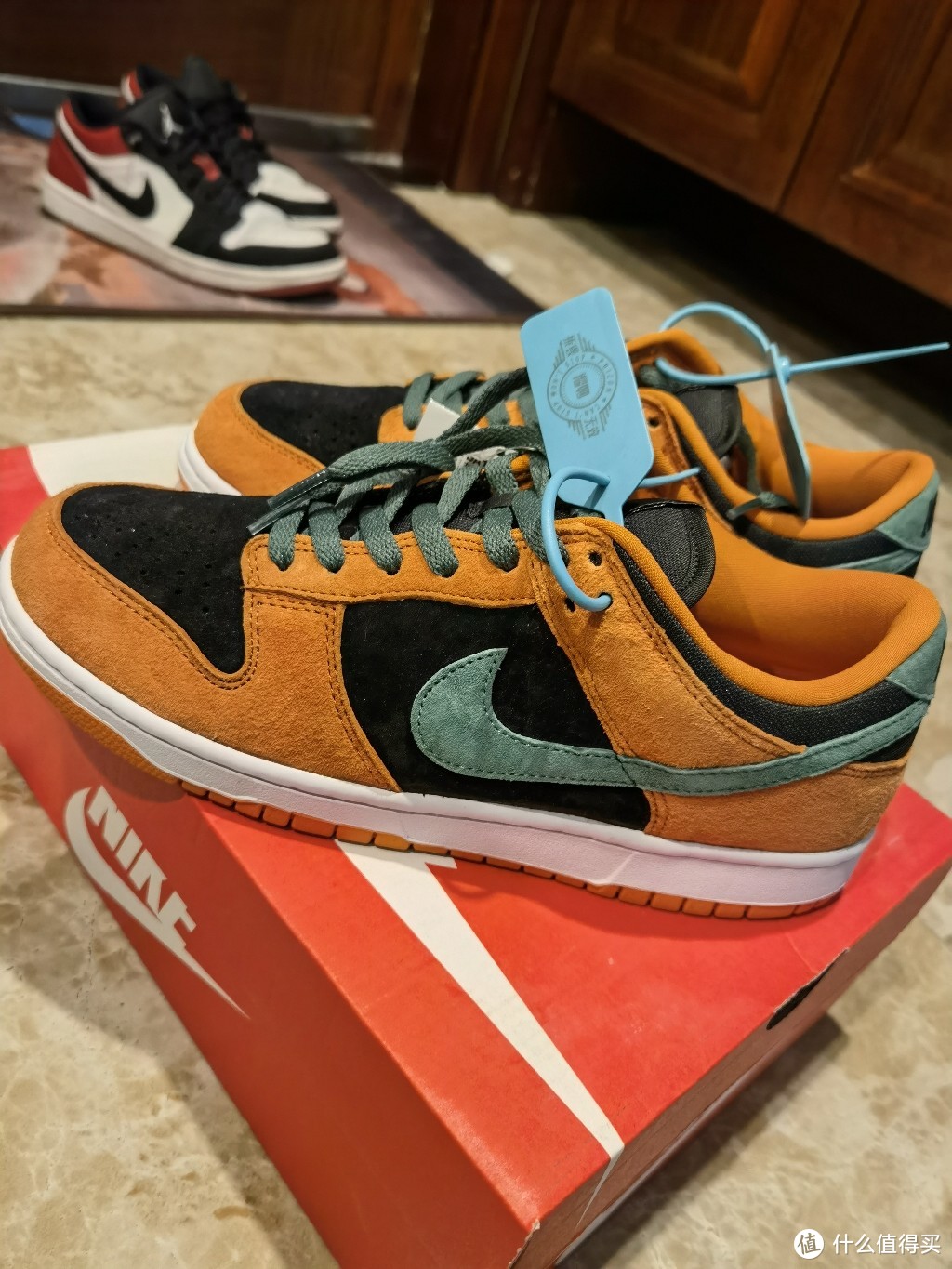 今年很火的Dunk鞋，Nike Dunk SB 丑小鸭配色开箱体验