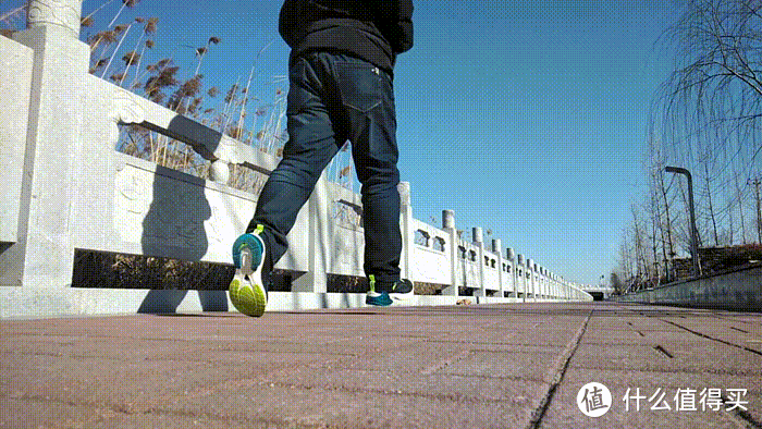 咕咚与安踏的碰撞｜支持运动大数据的国民跑鞋，创1.0深度体验