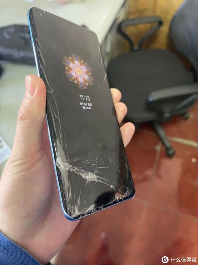 小米11心衰事件手机碎了