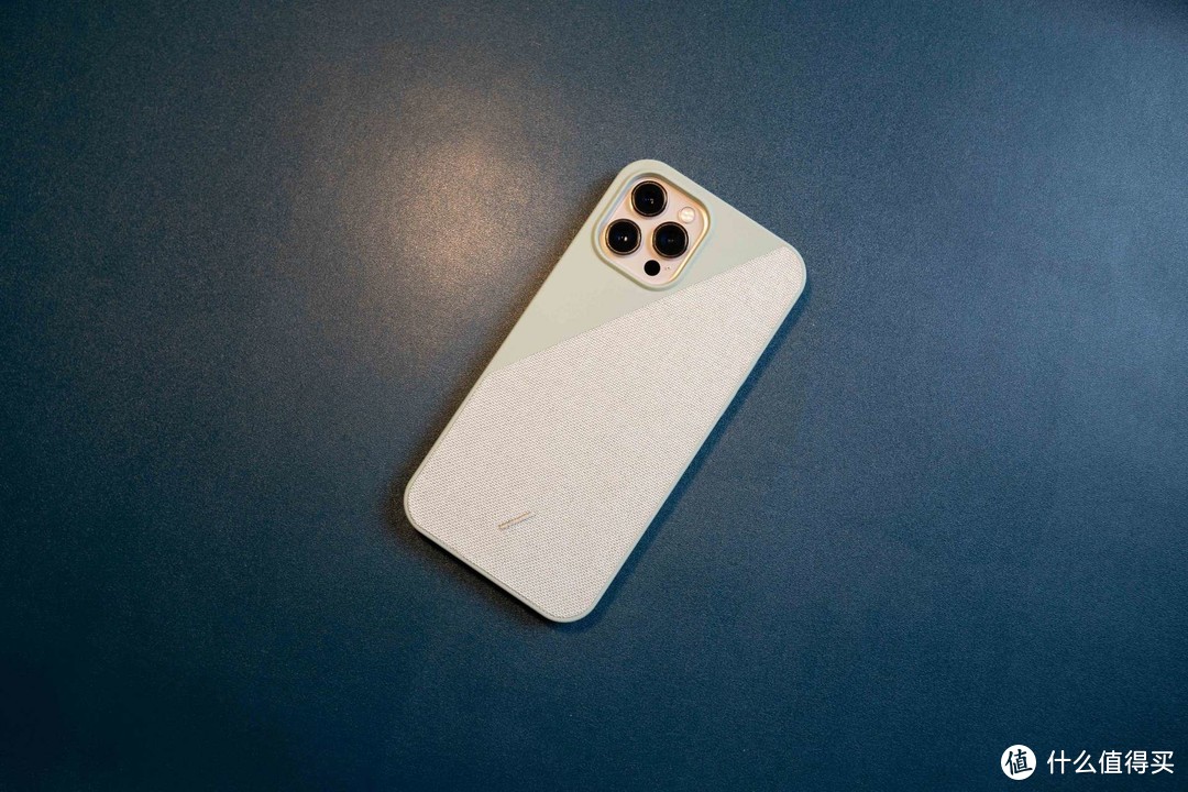 设计风格大碰撞！—— iPhone 12 系列 5 个品牌 6 款手机壳横评！