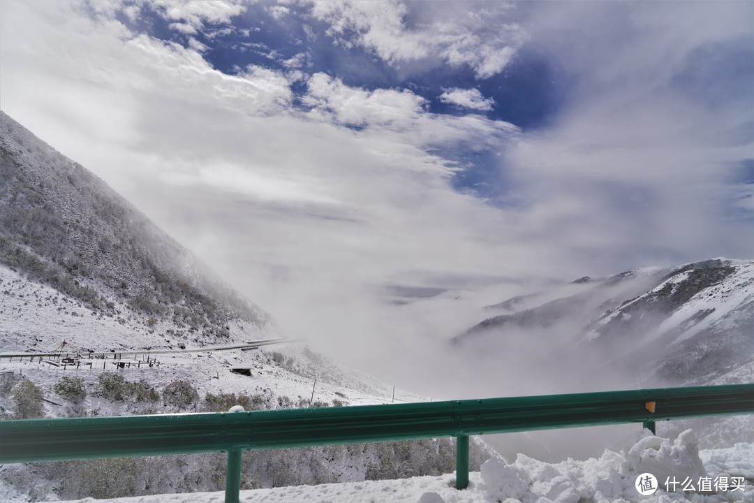 路途雪景