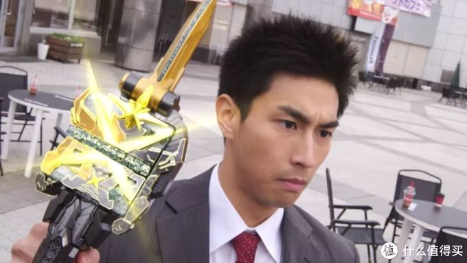 假面骑士圣刃17话情报光之剑最光参战人类可制作驱动书